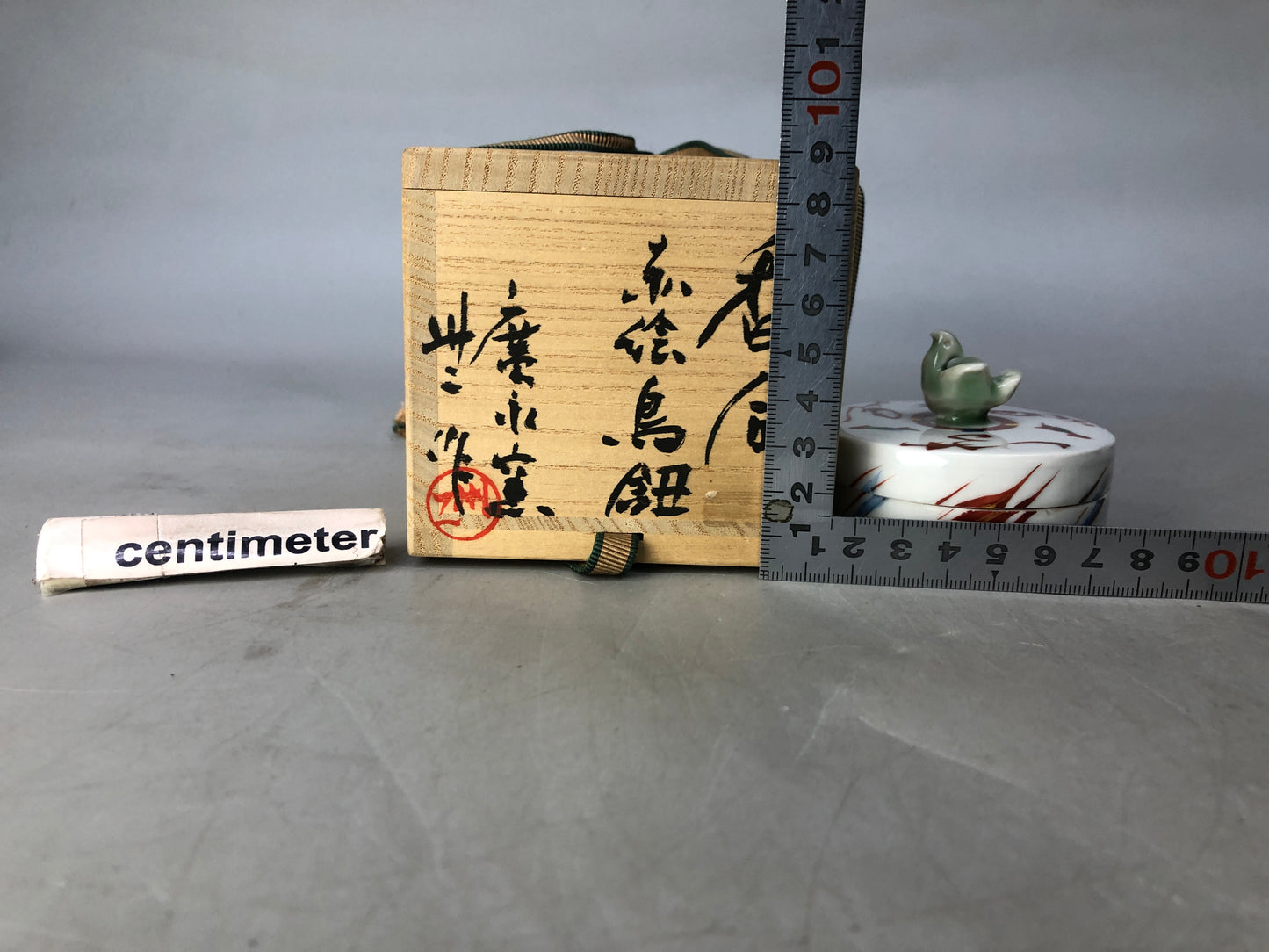Y8496 BOX Bird red picture signed box Japan antique incense case fragrance aroma