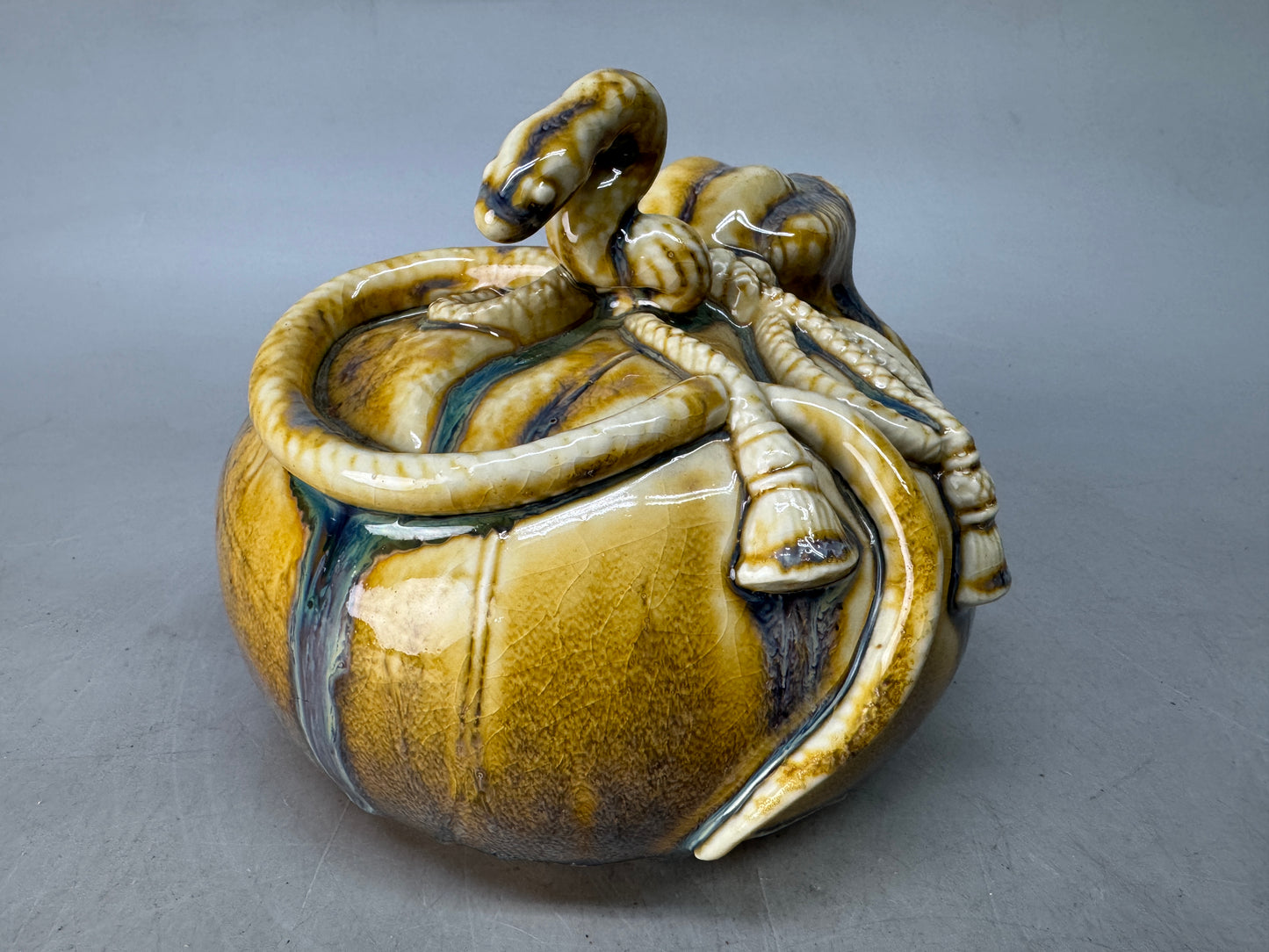 Y8557 OKIMONO Seto-ware Snake figurine signed drawstring bag Japan antique deor