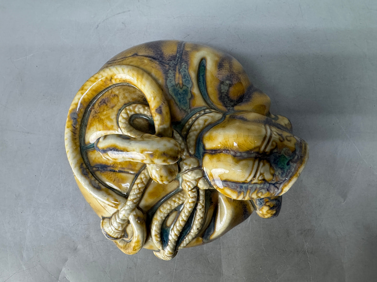 Y8557 OKIMONO Seto-ware Snake figurine signed drawstring bag Japan antique deor