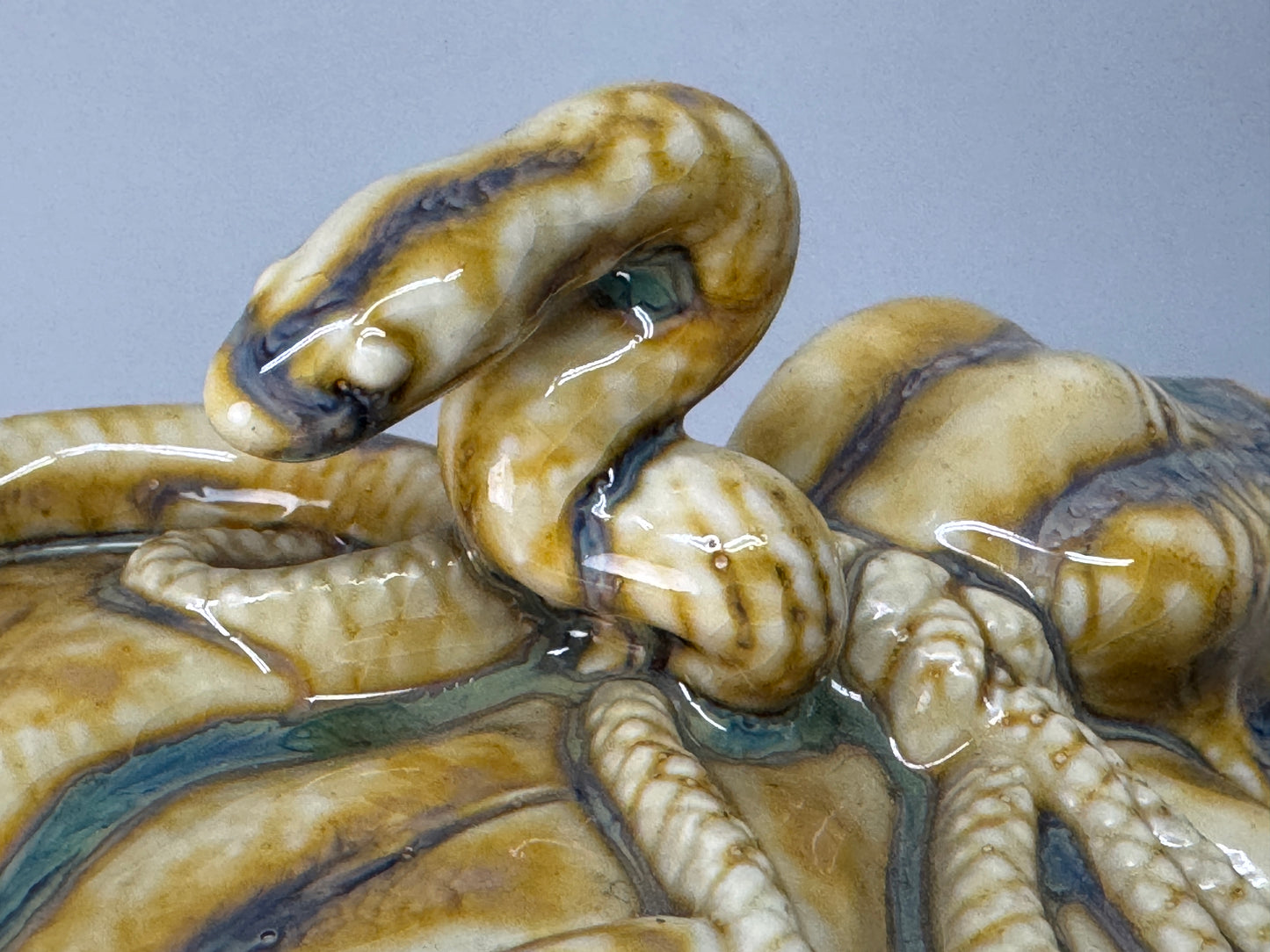 Y8557 OKIMONO Seto-ware Snake figurine signed drawstring bag Japan antique deor