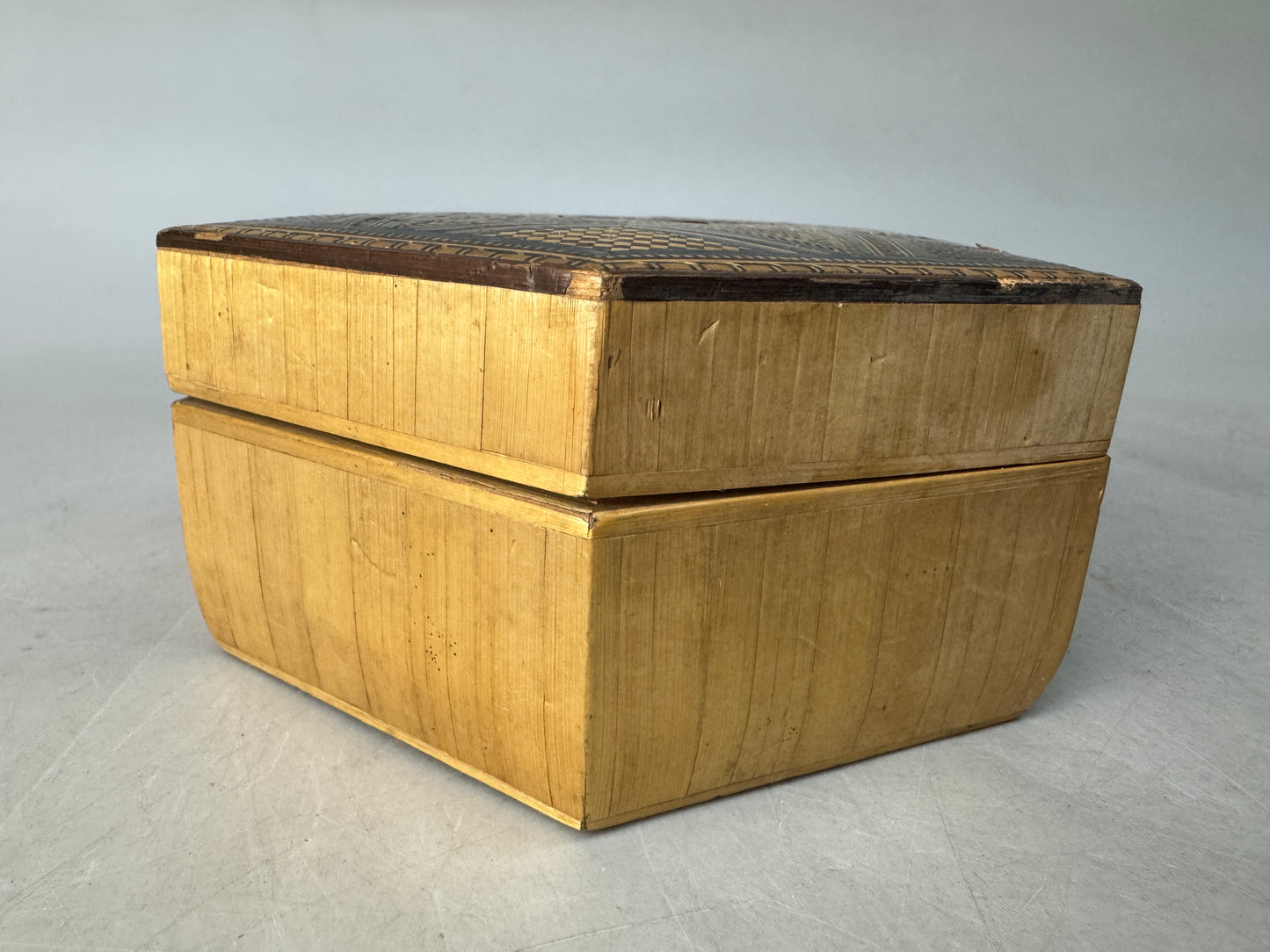 Y8571 BOX parquet small accessory trinket case container Japan antique container