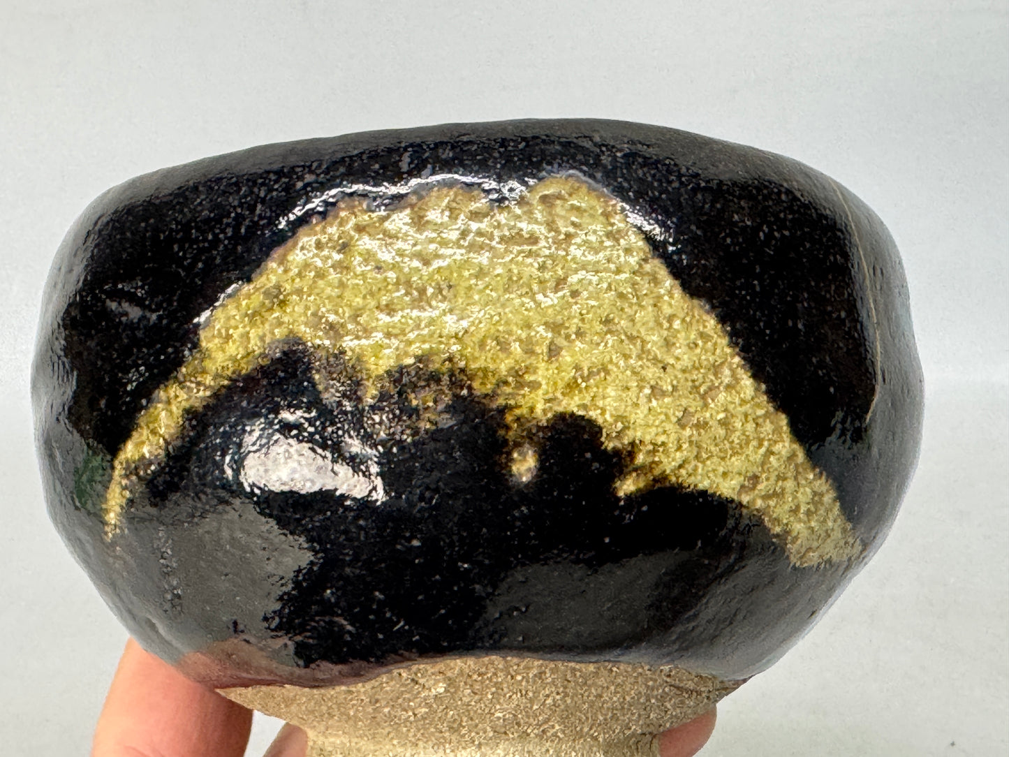 Y8622 CHAWAN Raku-ware black bowl Mt.Fuji signed Japan antique tea ceremony cup