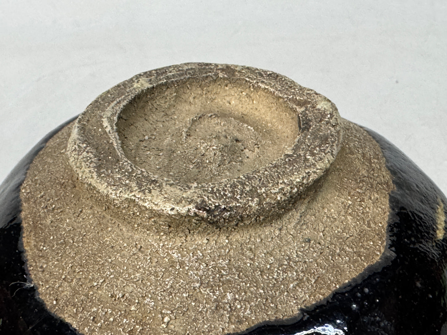 Y8622 CHAWAN Raku-ware black bowl Mt.Fuji signed Japan antique tea ceremony cup