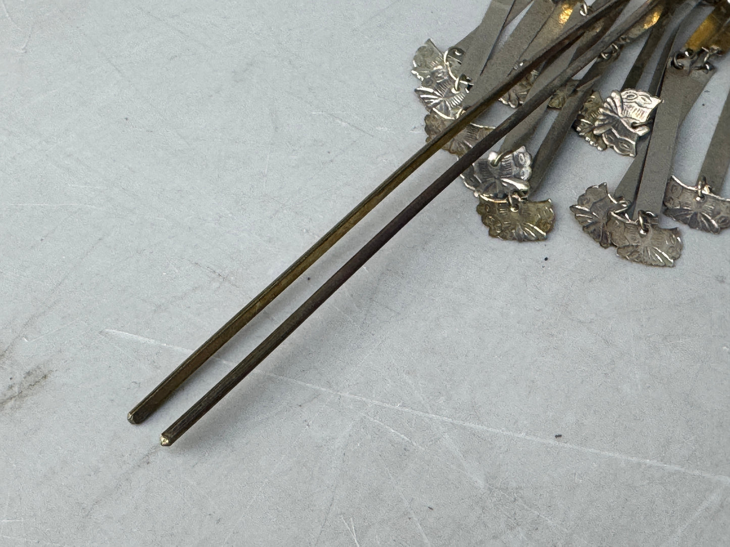 Y8642 KANZASHI Birabira hair stick hairpin metalwork Japan antique kimono