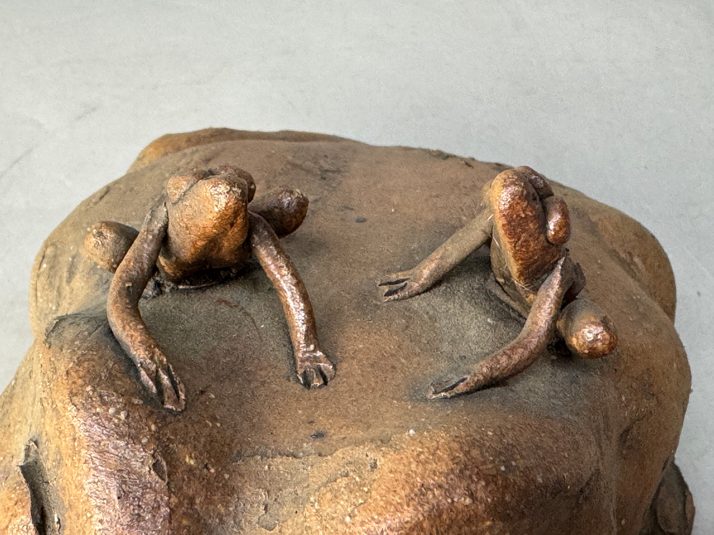 Y8647 OKIMONO Tokoname-ware Frog figurine signed Japan antique decor interior