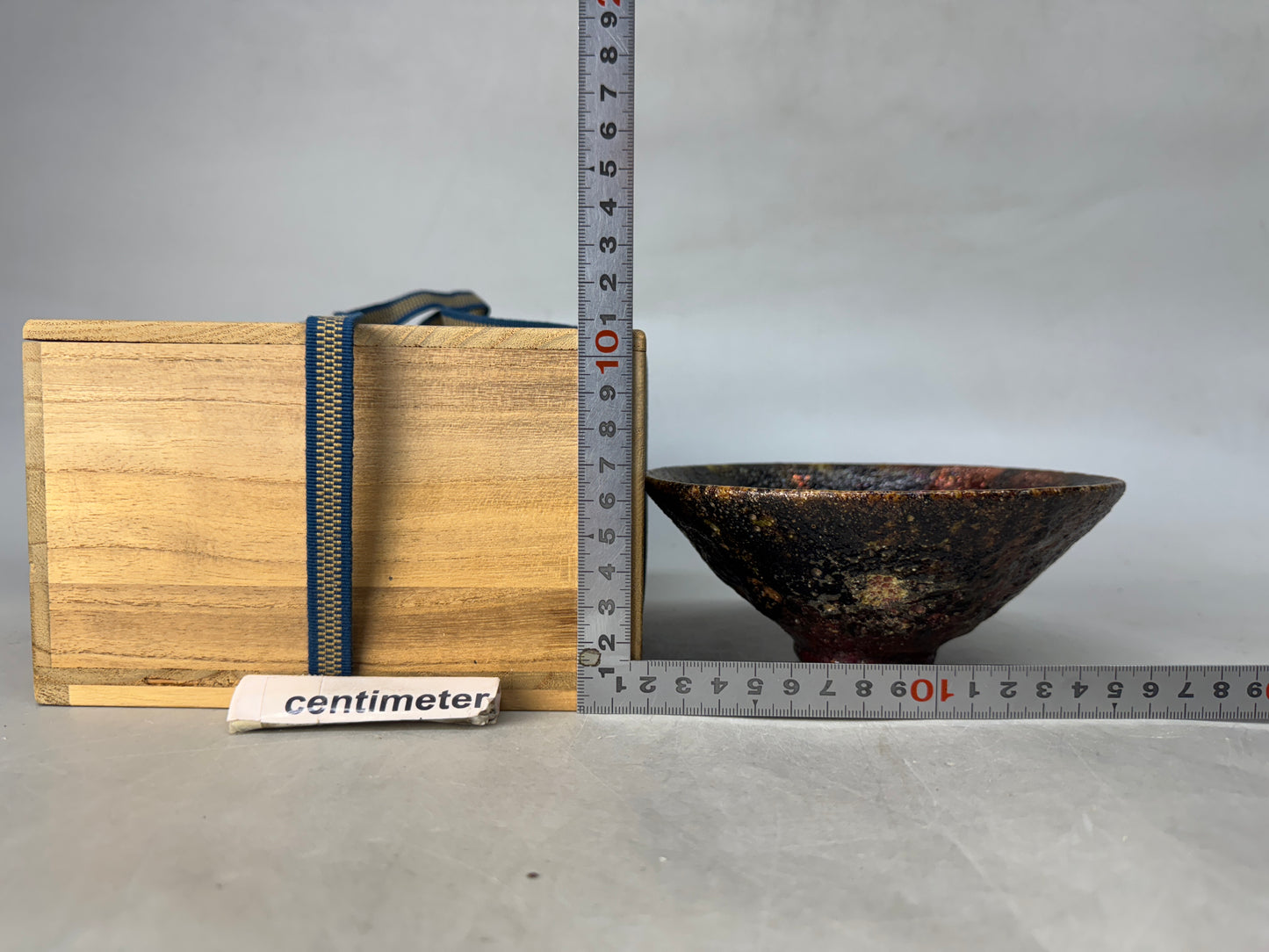 Y8684 CHAWAN Raku-ware flat bowl signed box Japan antique tea ceremony teacup