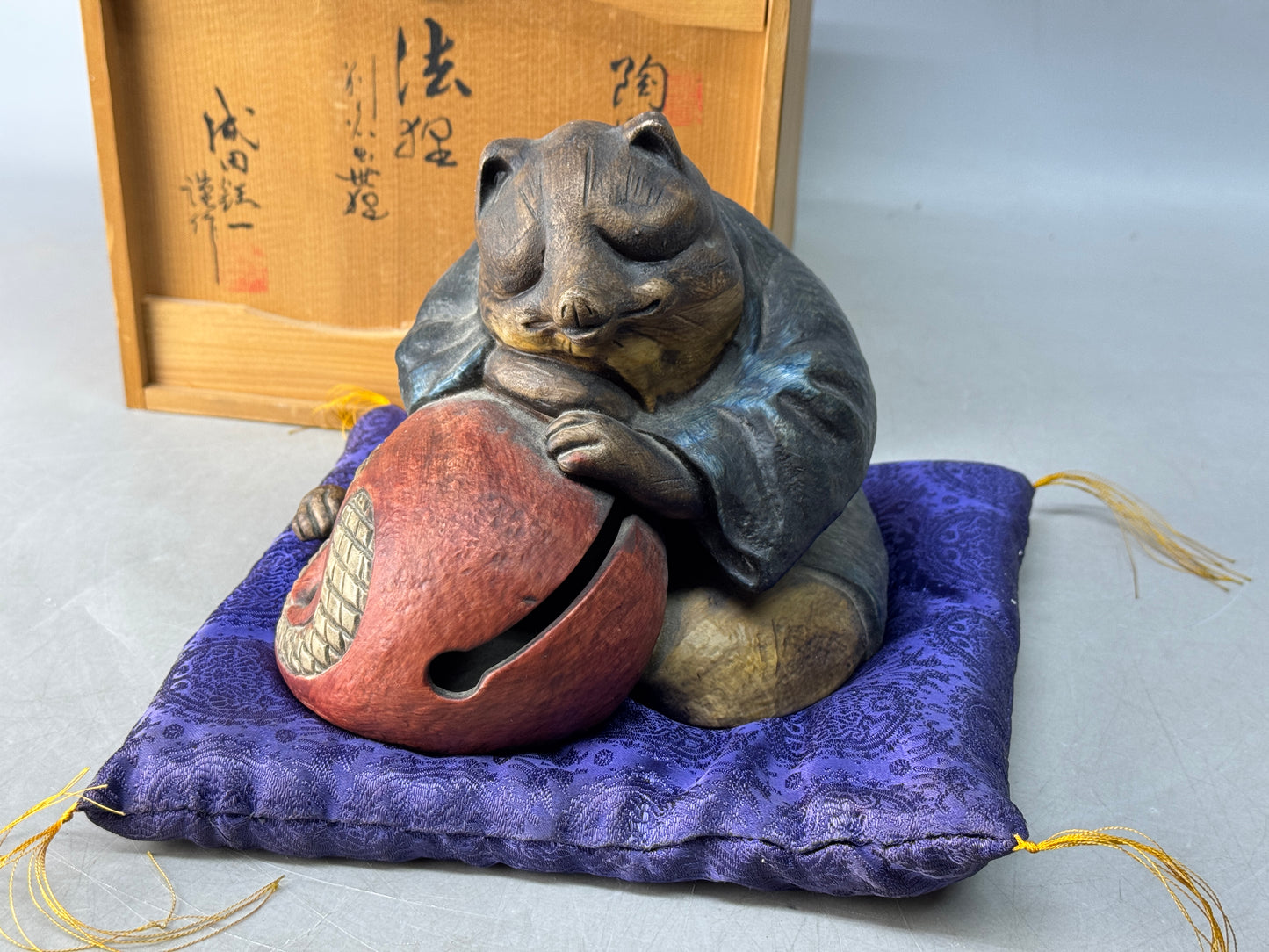 Y8686 OKIMONO Seto-ware Raccoon figurine signed box Japan antique decor interior