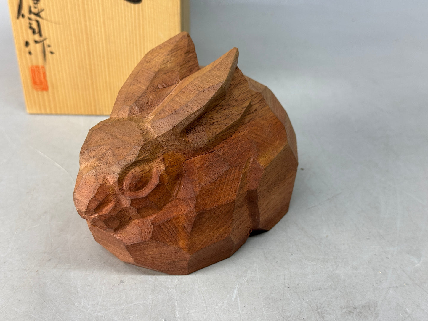 Y8687 OKIMONO wood carving Rabbit figurine signed box Japan antique interior