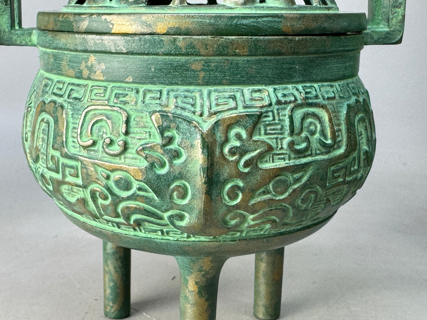 Y8689 KOURO metal Taotie signed box Japan antique fragrance incense burner aroma