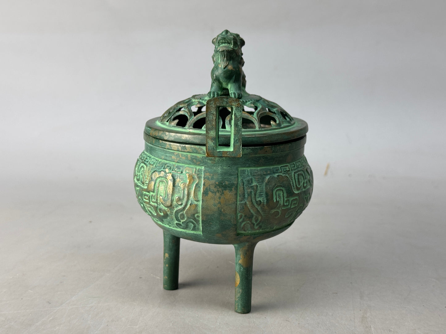 Y8689 KOURO metal Taotie signed box Japan antique fragrance incense burner aroma