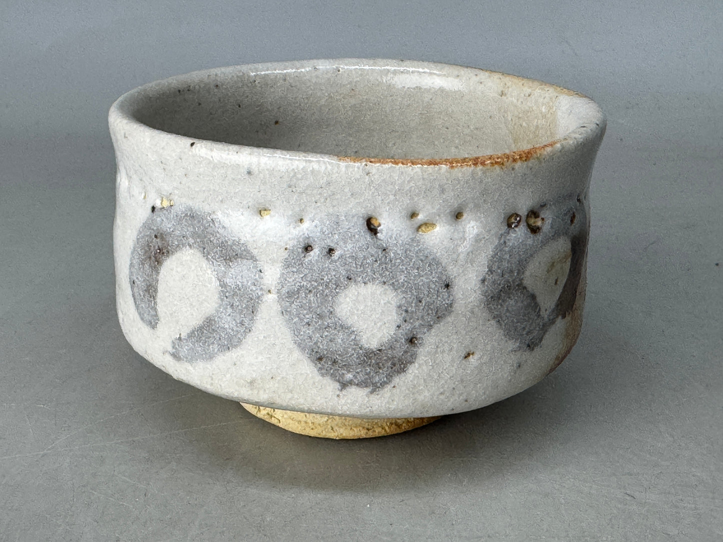 Y8694 CHAWAN Shino-ware Eshino bowl signed Japan antique tea ceremony teacup cup