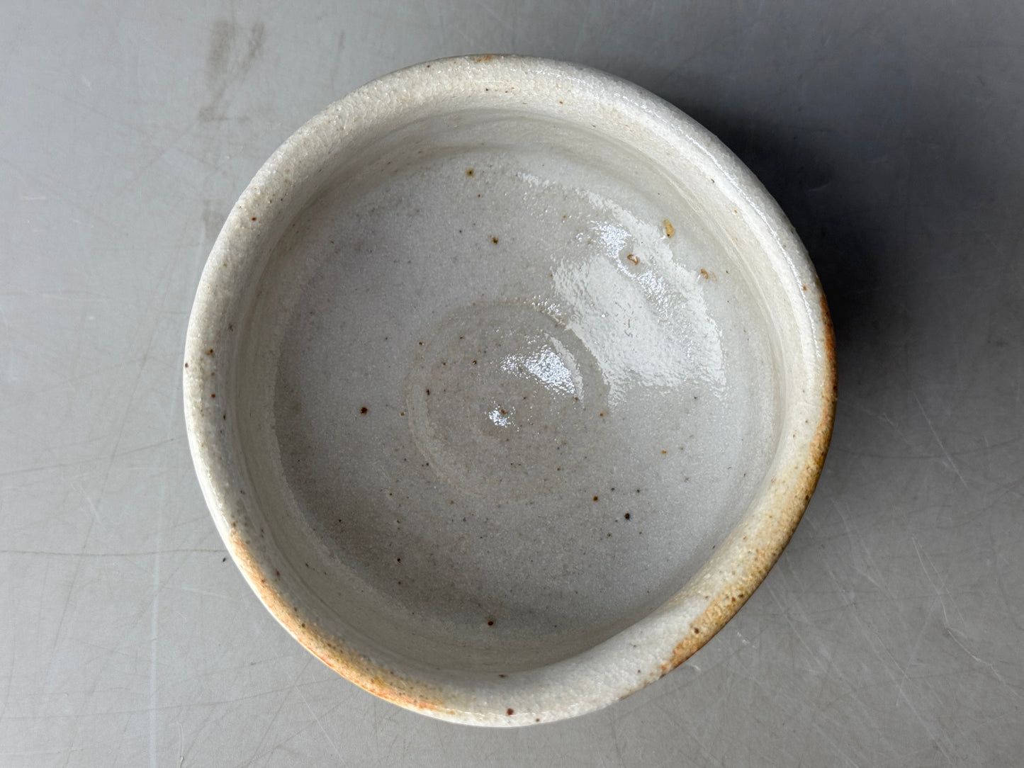Y8694 CHAWAN Shino-ware Eshino bowl signed Japan antique tea ceremony teacup cup