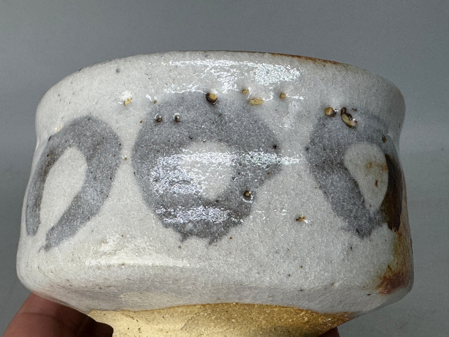 Y8694 CHAWAN Shino-ware Eshino bowl signed Japan antique tea ceremony teacup cup