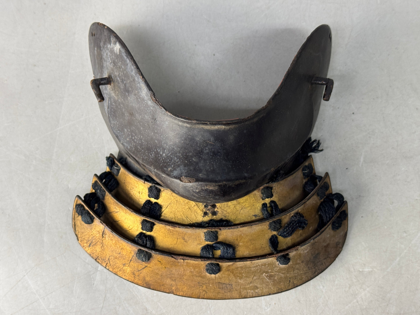 Y8702 MENPO samurai face guard Iron Lacquer Gold Shikoro Japan antique gear