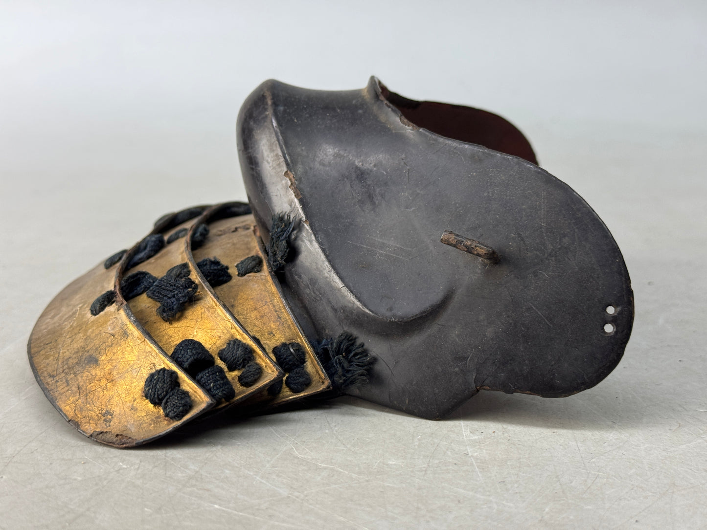 Y8702 MENPO samurai face guard Iron Lacquer Gold Shikoro Japan antique gear