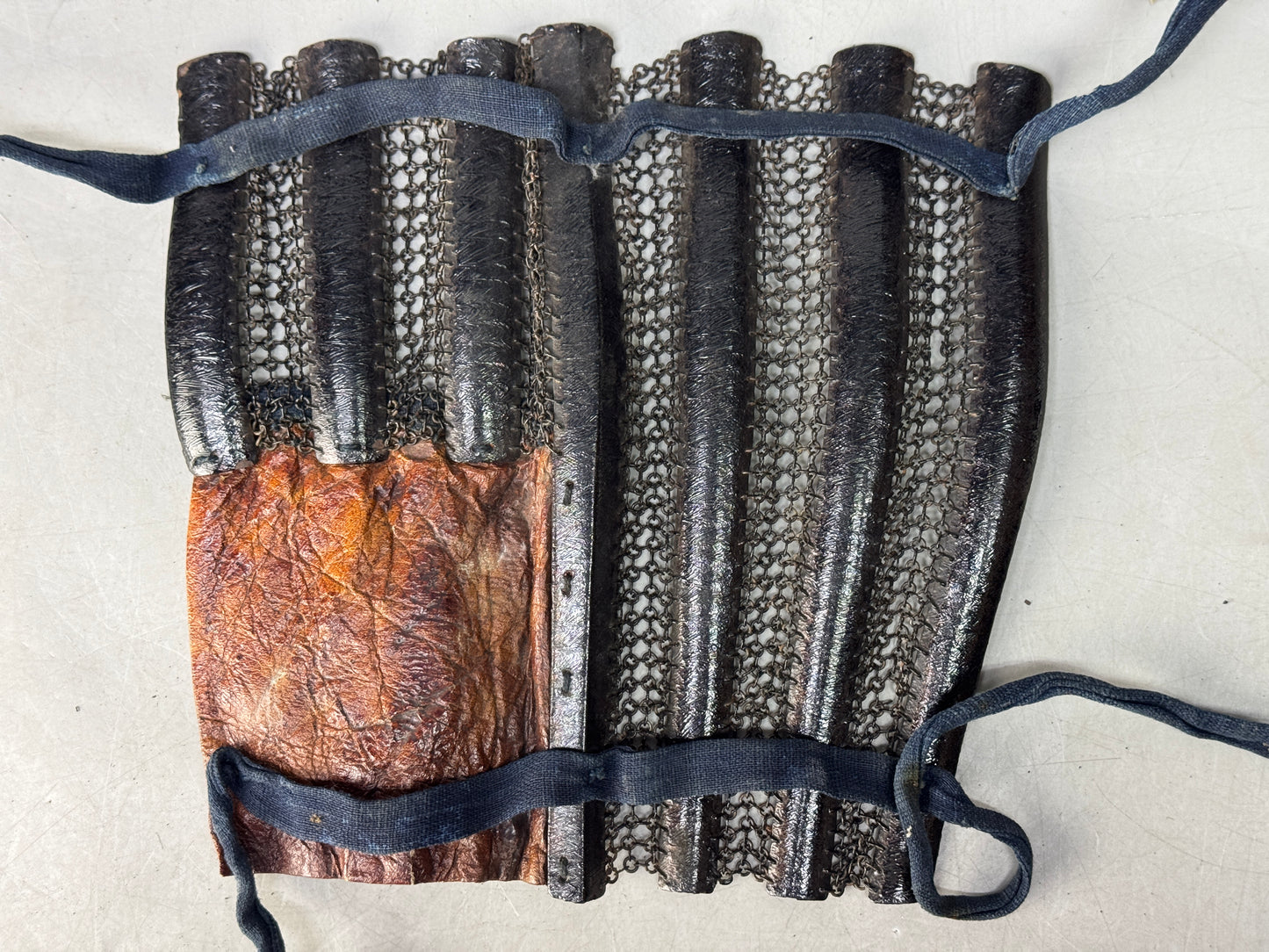 Y8707 YOROI Iron shin leg guard greaves samurai armor Japan antique bushi arms