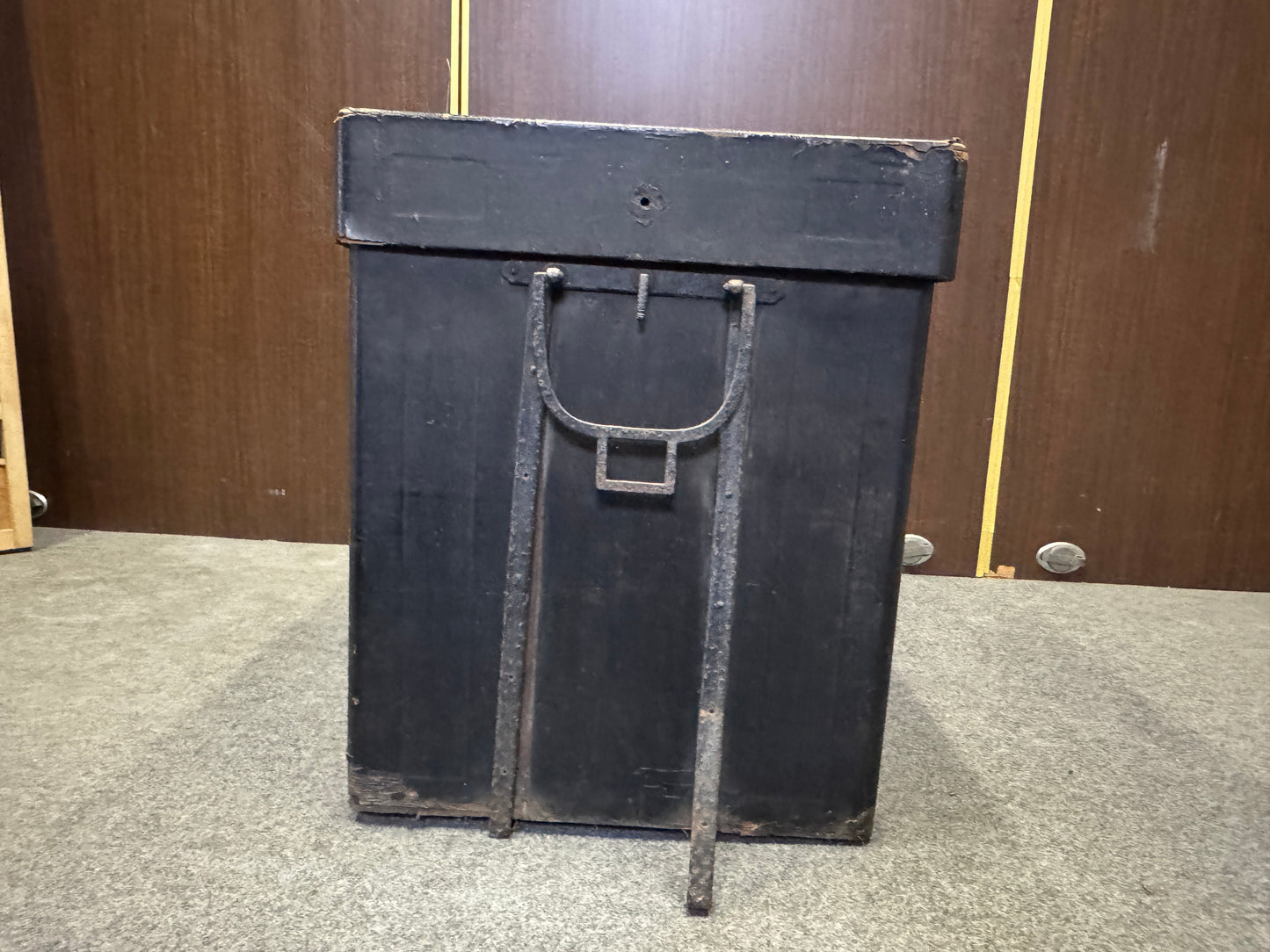 Y8709 BOX Black lacquer Armor chest samurai bushi Japan antique storage case