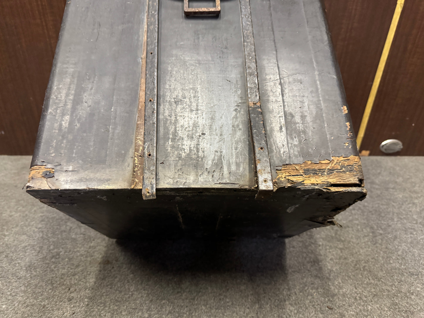 Y8709 BOX Black lacquer Armor chest samurai bushi Japan antique storage case