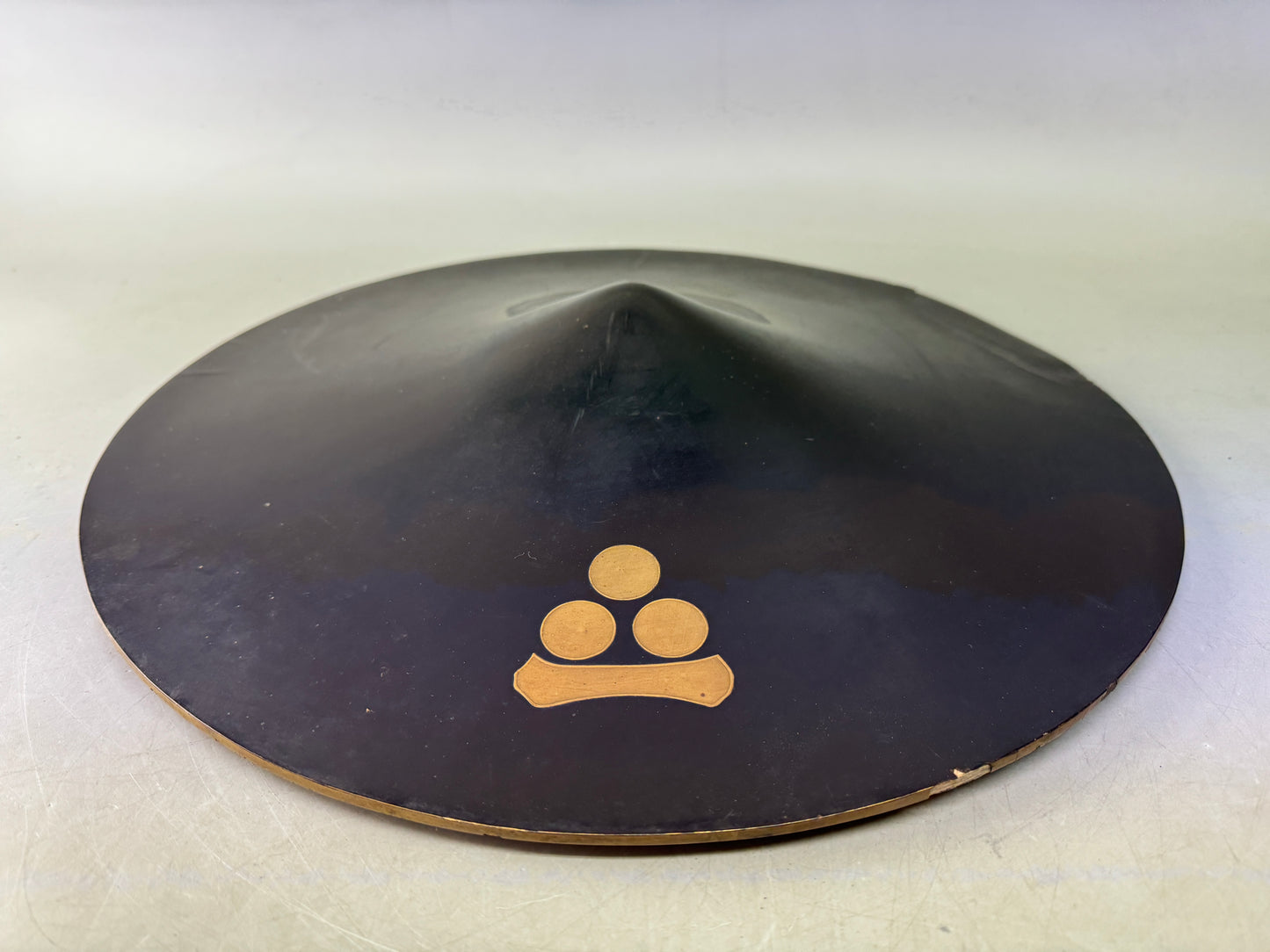Y8710 JINGASA Family crest lacquer paint Japan antique samurai hat yoroi helmet