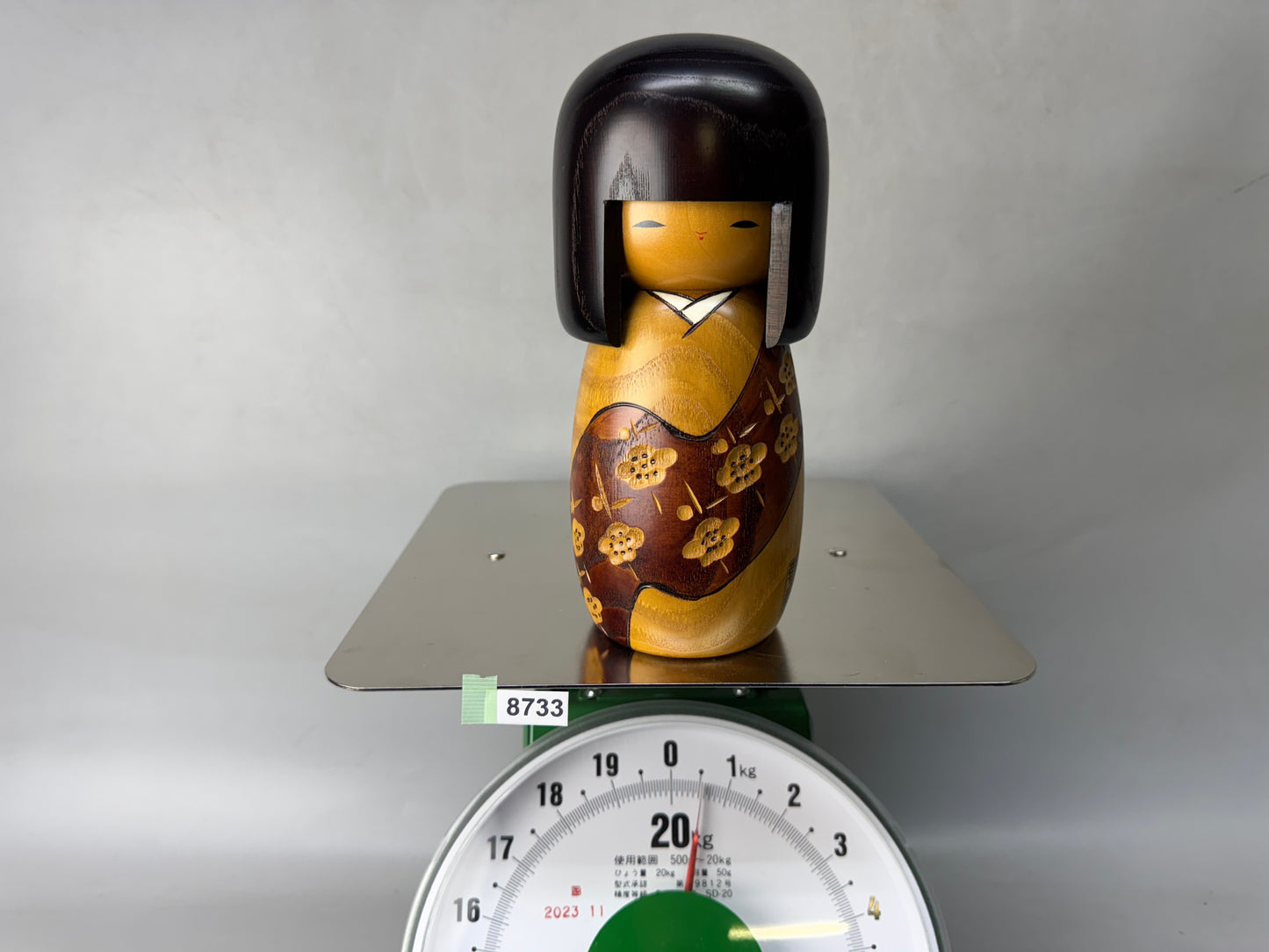Y8733 NINGYO wooden Kokeshi doll figurine signed Japan modern figure interior