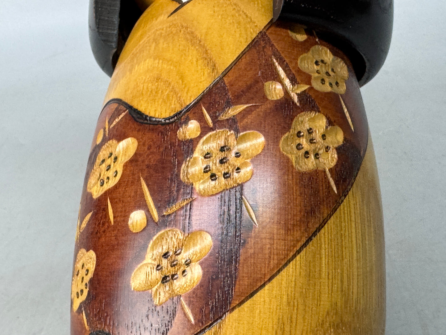 Y8733 NINGYO wooden Kokeshi doll figurine signed Japan modern figure interior