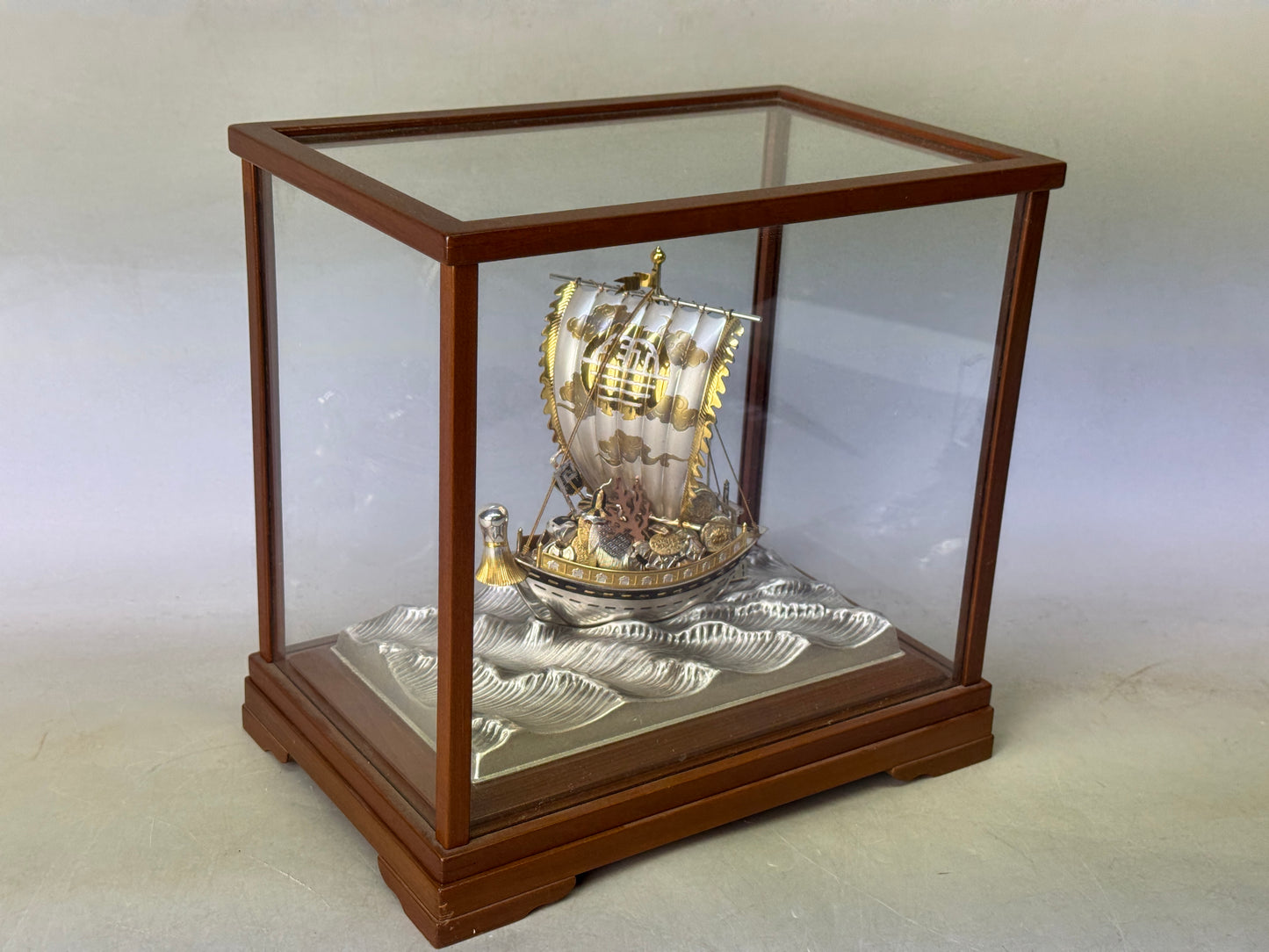 Y8748 OKIMONO Silver Treasure ship figurine glass case Japan antique interior