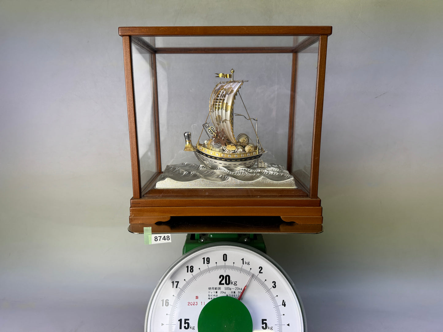 Y8748 OKIMONO Silver Treasure ship figurine glass case Japan antique interior