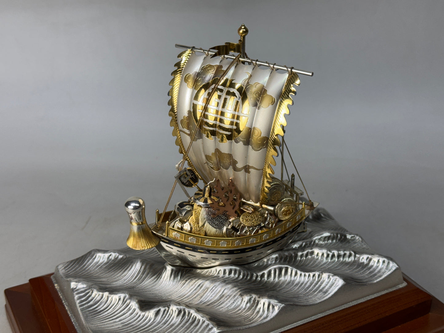 Y8748 OKIMONO Silver Treasure ship figurine glass case Japan antique interior