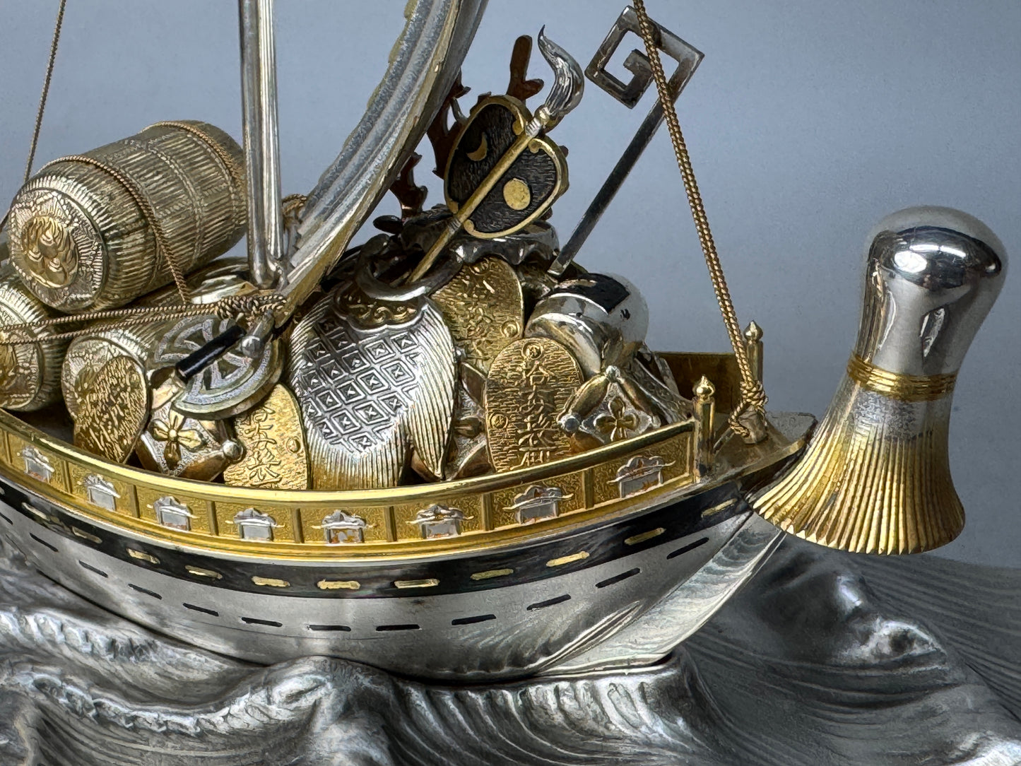 Y8748 OKIMONO Silver Treasure ship figurine glass case Japan antique interior
