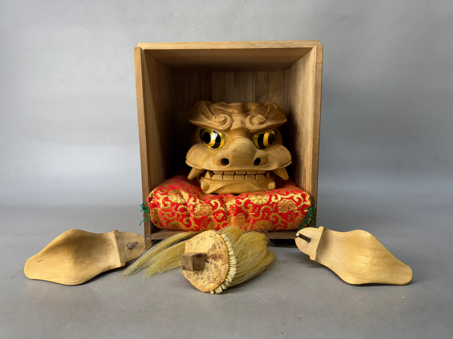 Y8752 OKIMONO wooden Lion head figure signed box Japan antique interior decor