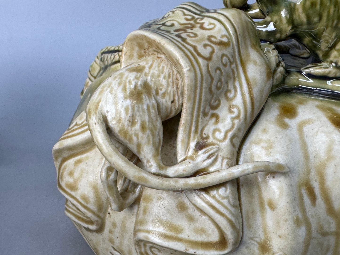 Y8759 OKIMONO Kiseto-ware Treasure bag Mouse figurine signed box Japan antique