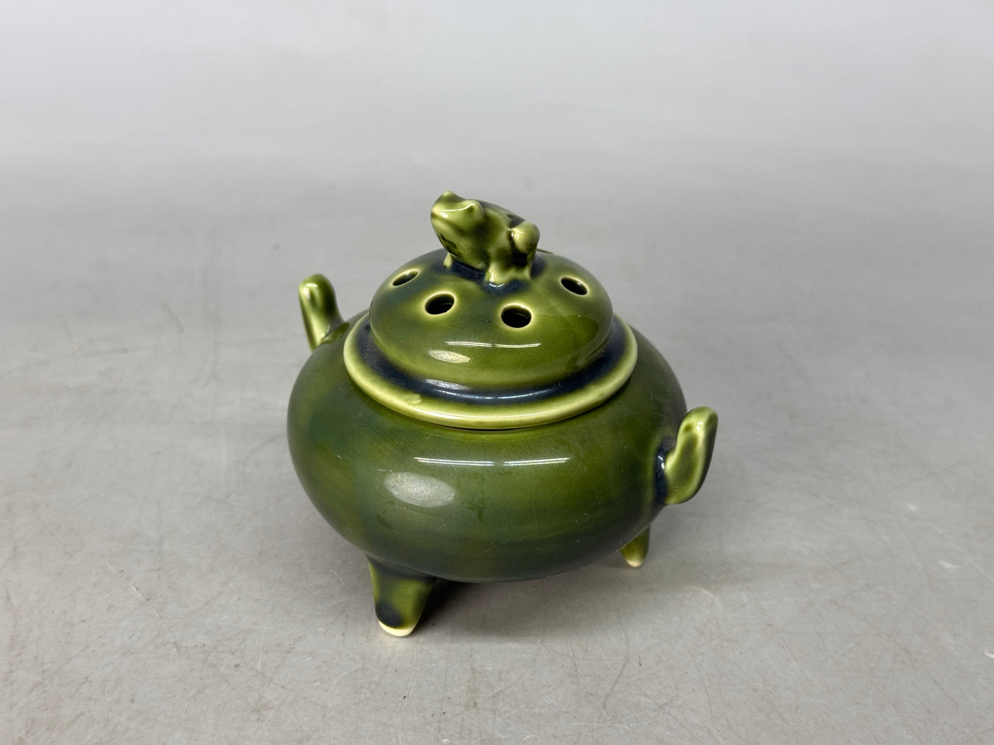 Y8785 KOURO Oribe-ware signed Japan antique fragrance incense burner aroma