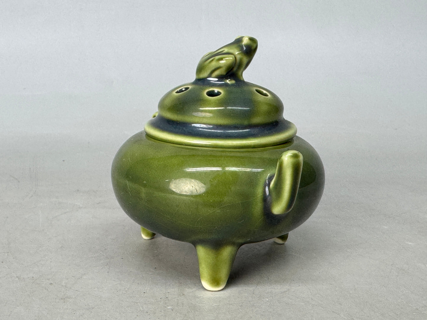 Y8785 KOURO Oribe-ware signed Japan antique fragrance incense burner aroma