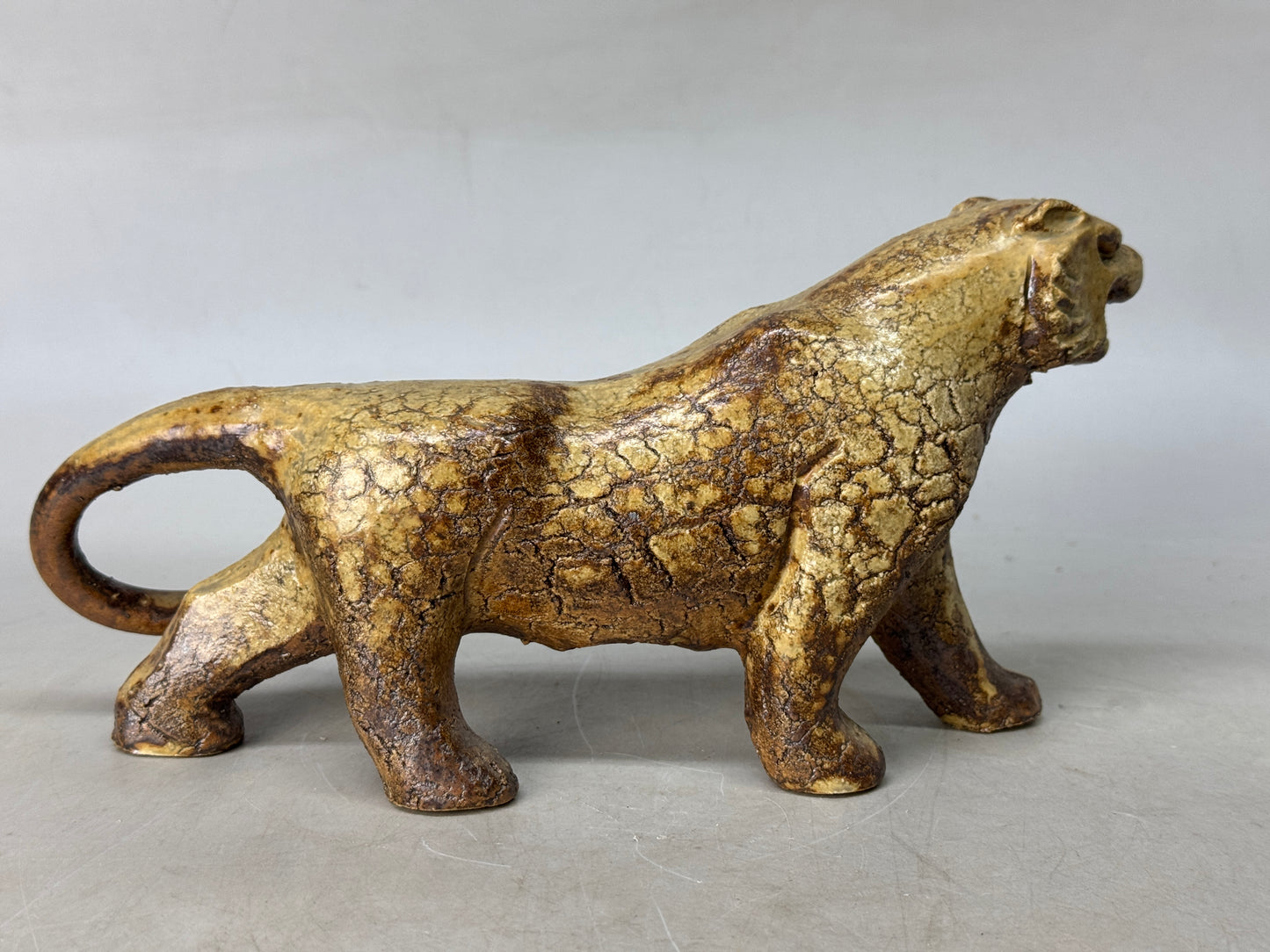 Y8792 OKIMONO Seto-ware Tiger figurine signed box Japan antique figure interior