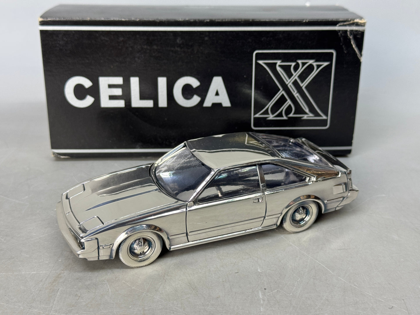 Y8810 OKIMONO Celica sports car cigarette case box Japan antique tobacco