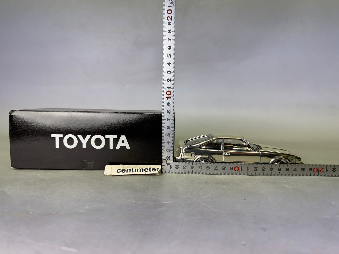 Y8810 OKIMONO Celica sports car cigarette case box Japan antique tobacco