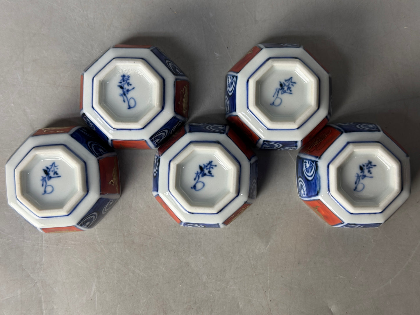 Y8830 CHOUSHI Kutani-ware Tokkuri Sake bottle cup set signed box Japan antique