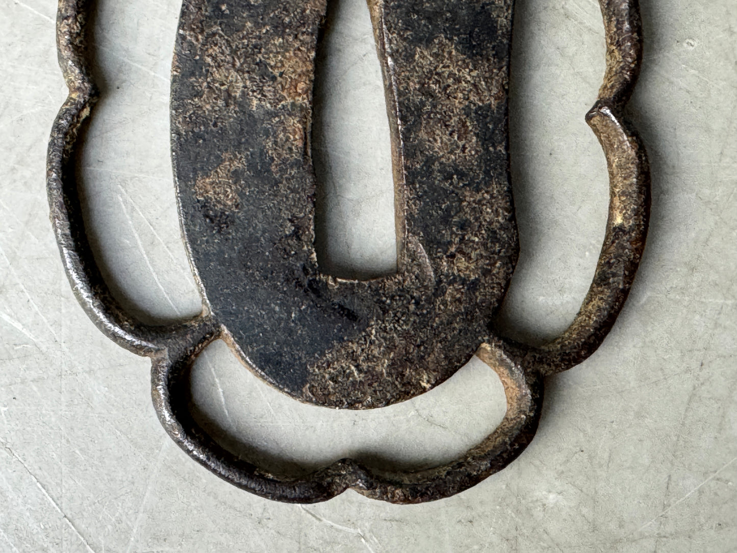 Y8836 TSUBA Iron short sword guard Japan samurai katana antique koshirae edo