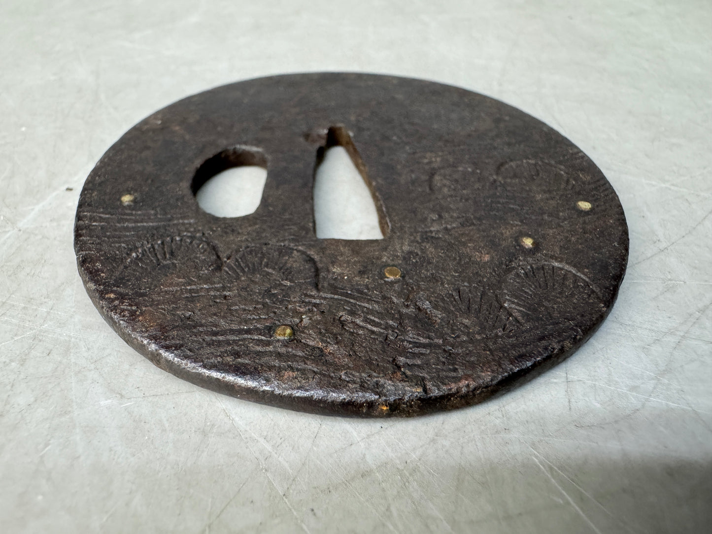 Y8837 TSUBA Iron sword guard Round Japan samurai katana antique koshirae edo