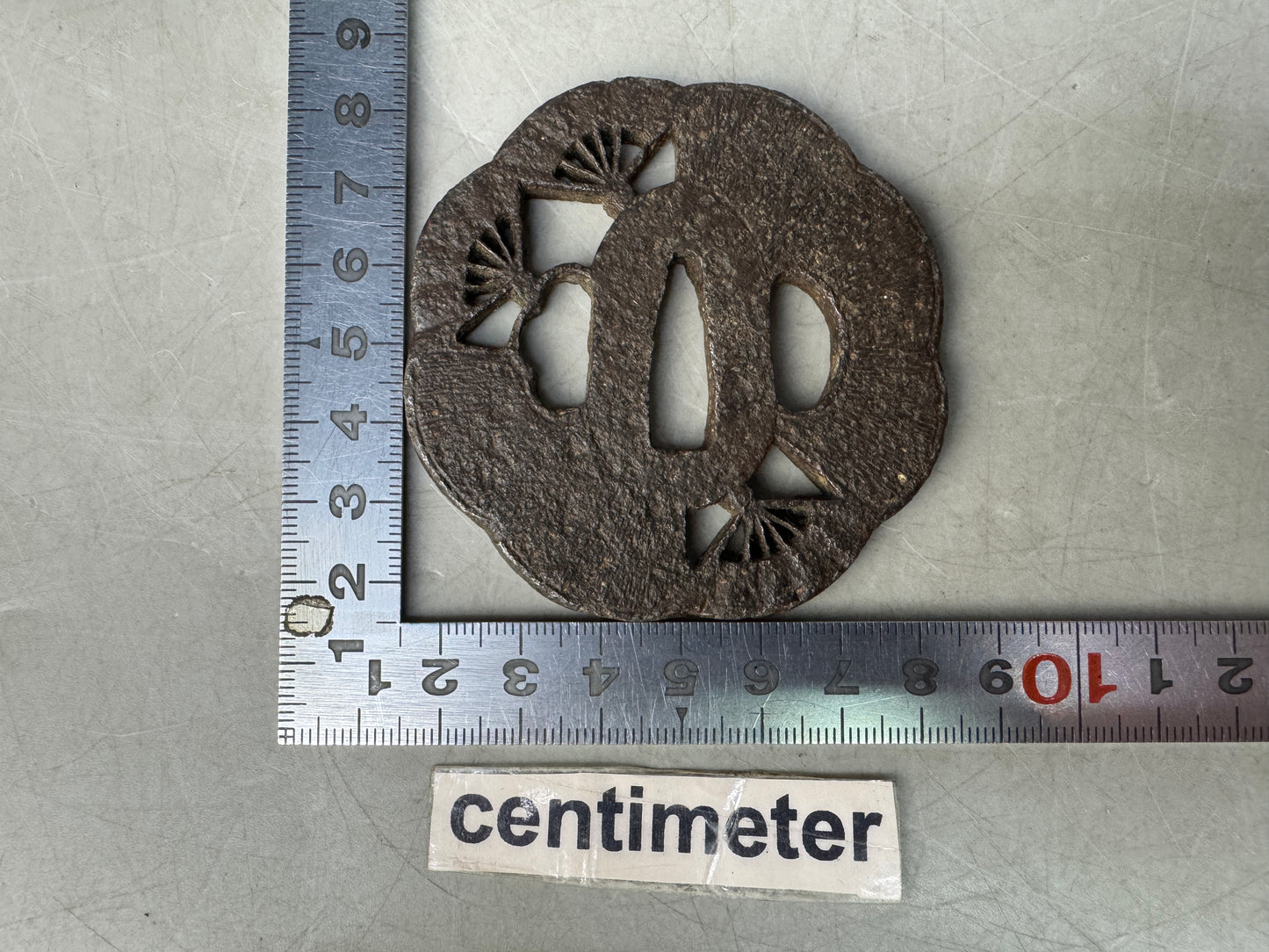 Y8839 TSUBA Iron sword guard Japan samurai katana antique koshirae edo vintage