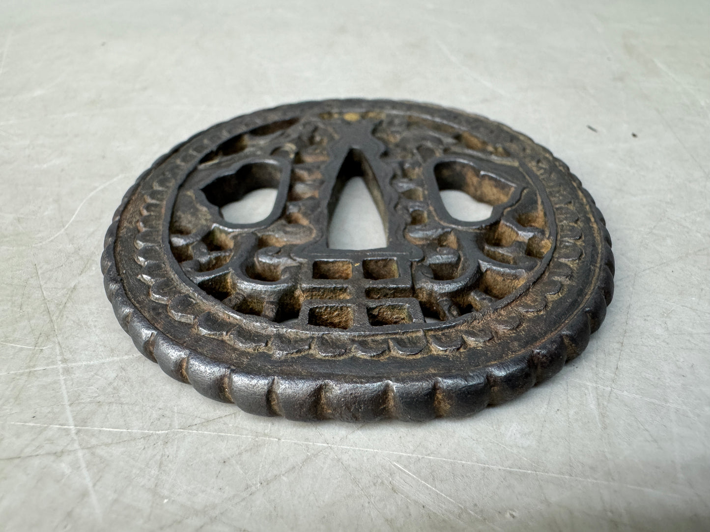 Y8840 TSUBA Iron sword guard Japan samurai katana antique koshirae edo vintage