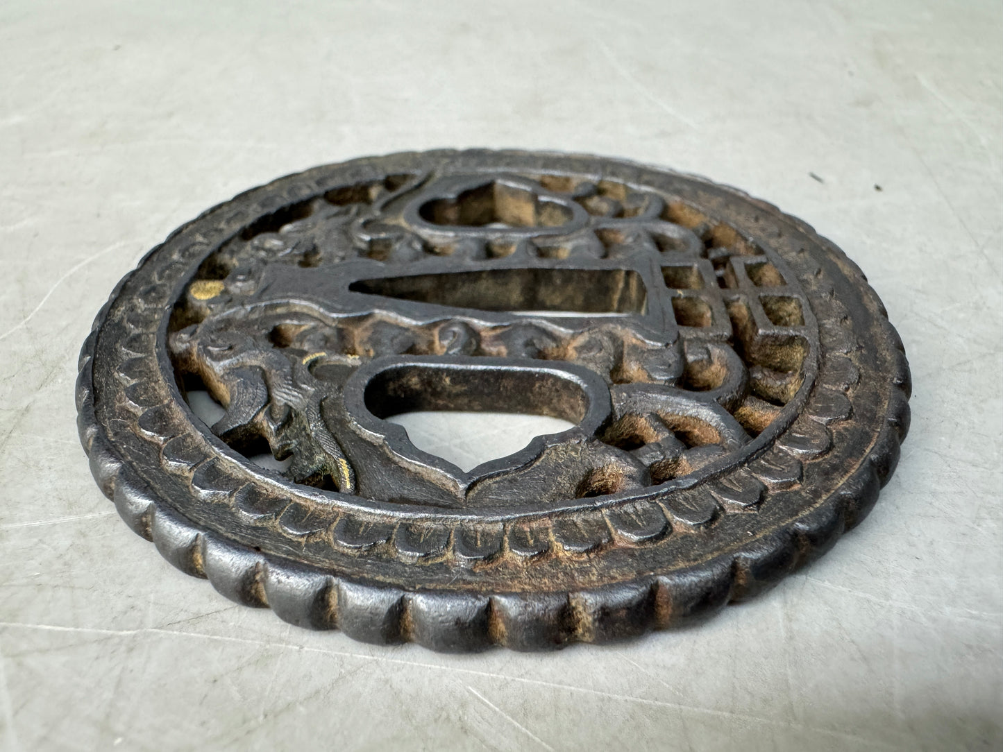 Y8840 TSUBA Iron sword guard Japan samurai katana antique koshirae edo vintage
