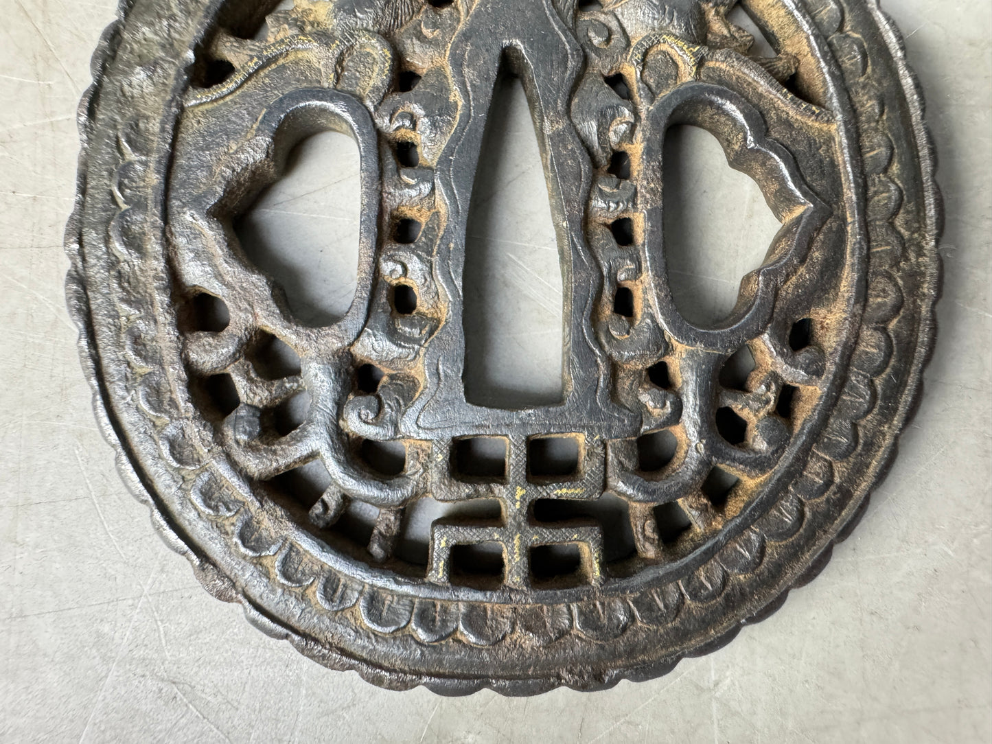 Y8840 TSUBA Iron sword guard Japan samurai katana antique koshirae edo vintage