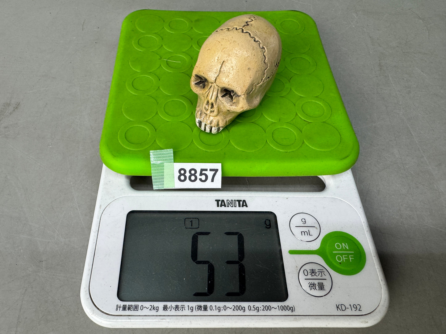 Y8857 OKIMONO Ceramic skeleton figurine small skull Japan antique interior