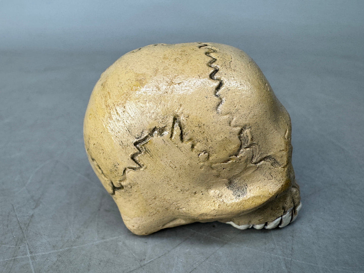 Y8857 OKIMONO Ceramic skeleton figurine small skull Japan antique interior