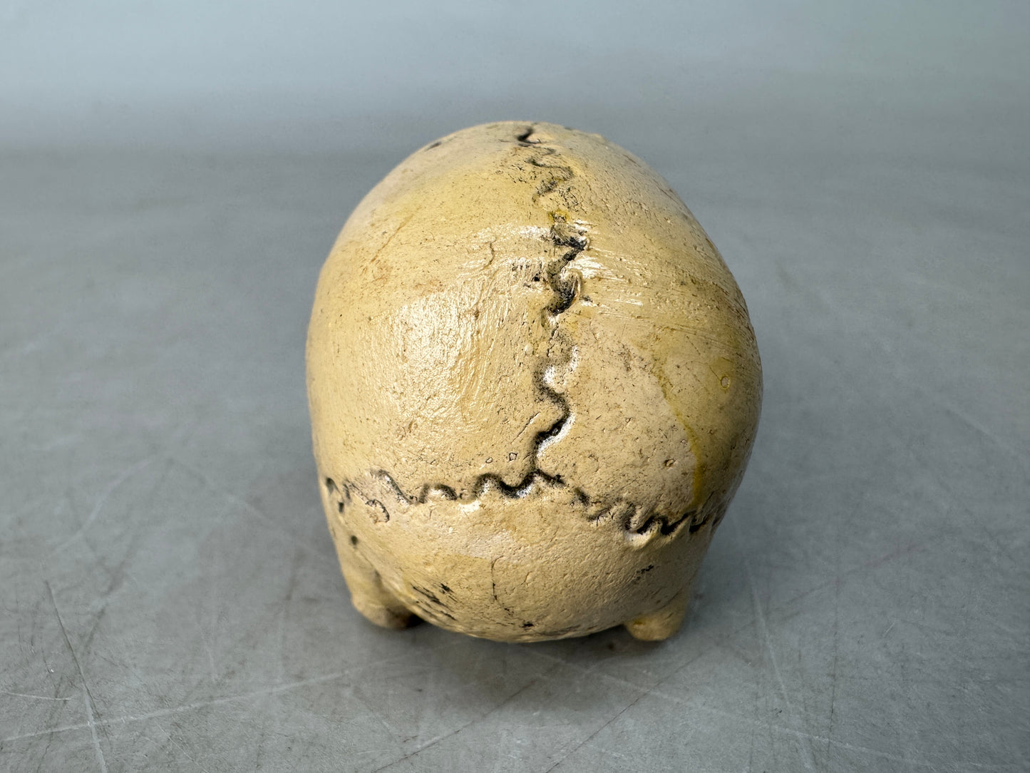 Y8857 OKIMONO Ceramic skeleton figurine small skull Japan antique interior