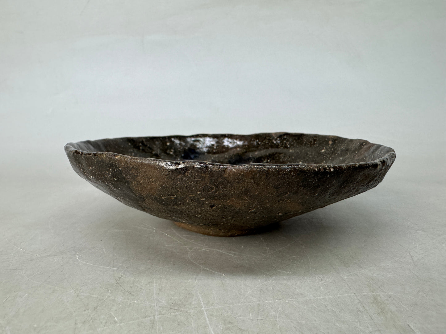Y8860 CHAWAN Raku-ware black flat bowl signed box Japan antique tea ceremony cup