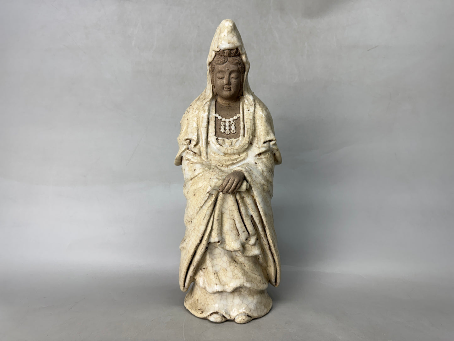 Y8861 OKIMONO Mino-ware White-robed Kannon figurine signed Japan antique figure