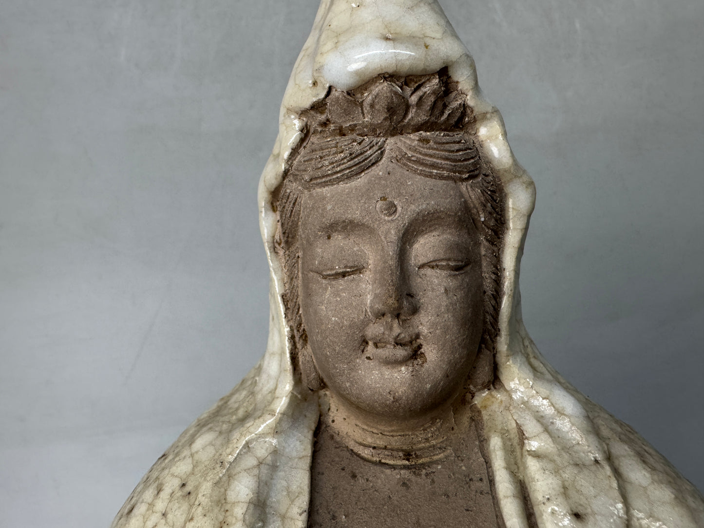 Y8861 OKIMONO Mino-ware White-robed Kannon figurine signed Japan antique figure