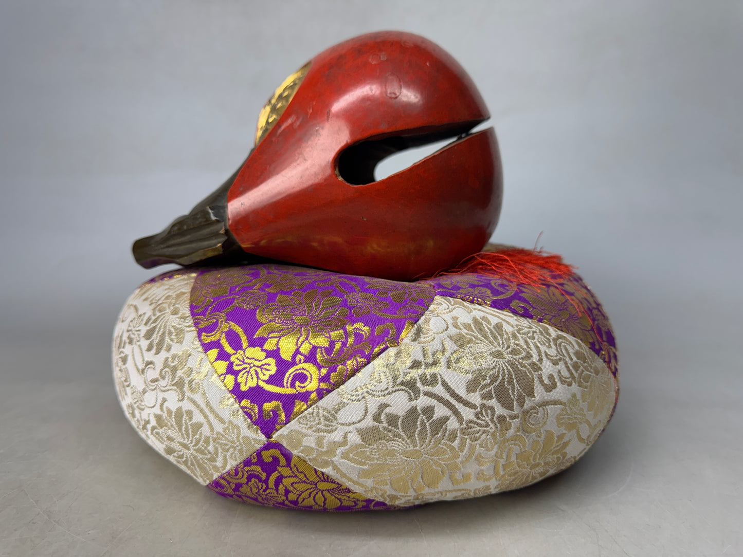 Y8865 MOKUGYO wooden Buddhist Monk Instrument Makie cushion Japan antique temple